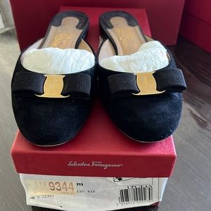Ferragamo, Emile Womens suede mules